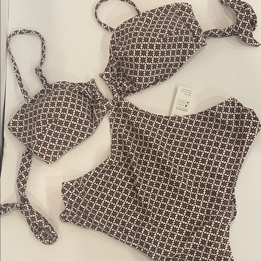 Cupshe One Pc Cut Out Bathing Suit NWT XL